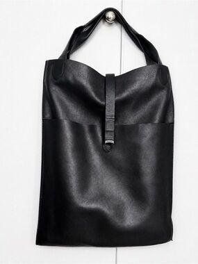 🇨🇦 Rudsak Black Minimalist Leather Tote Bag | Sleek everyday shoulder bag